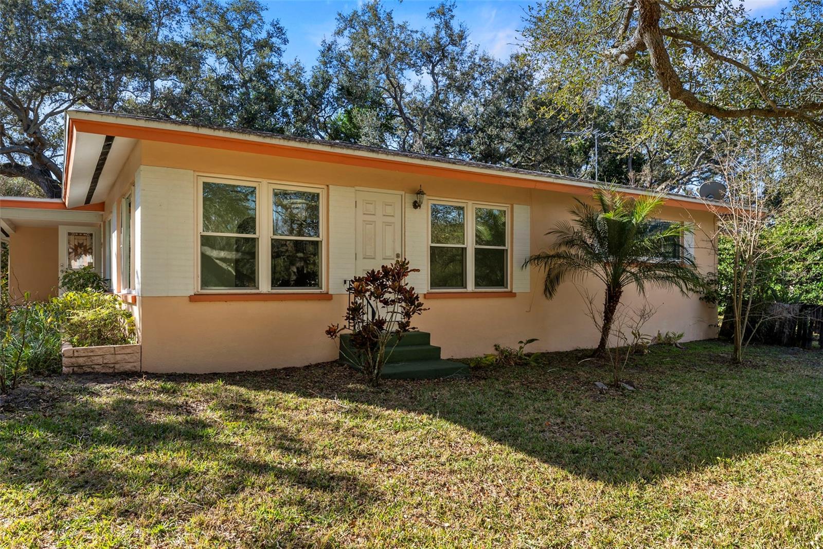 Image 14 of 17 For 546 Forest Parkway E