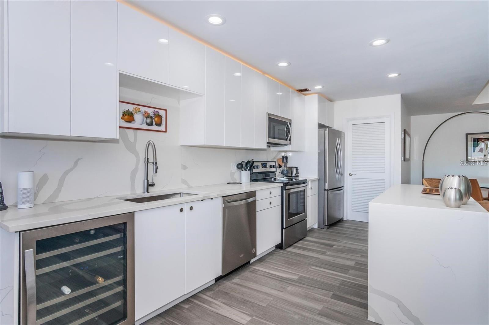 Image 11 of 31 For 1645 Snow Circle 205