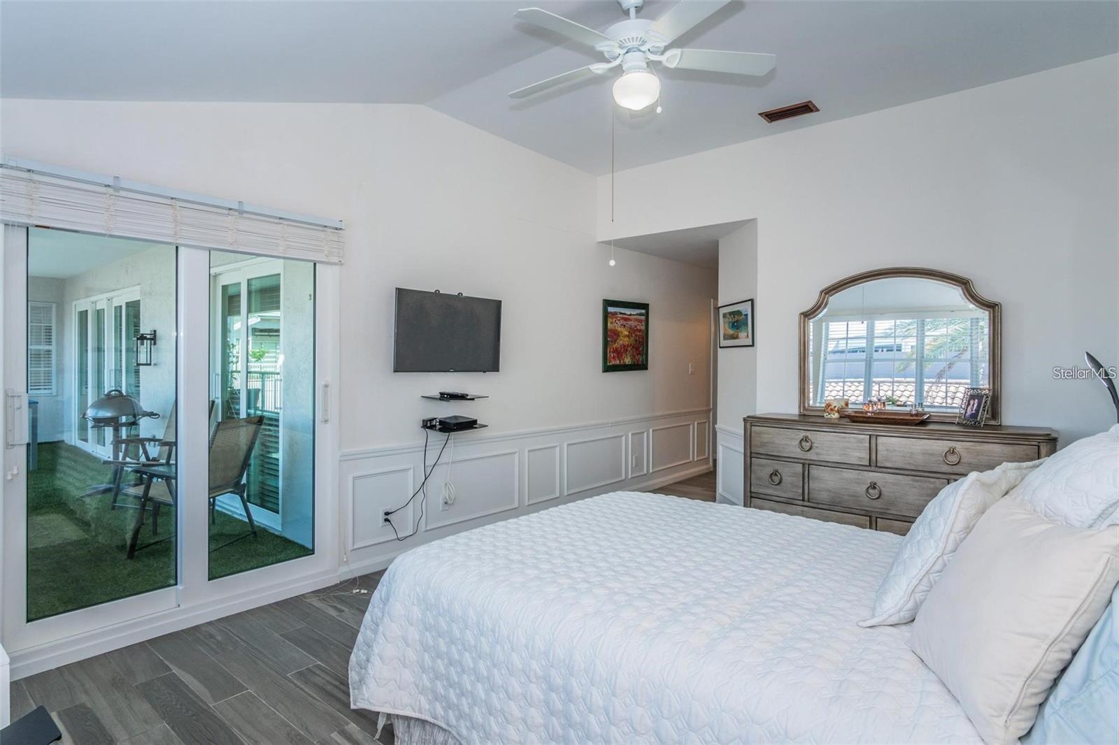 Image 14 of 31 For 1645 Snow Circle 205