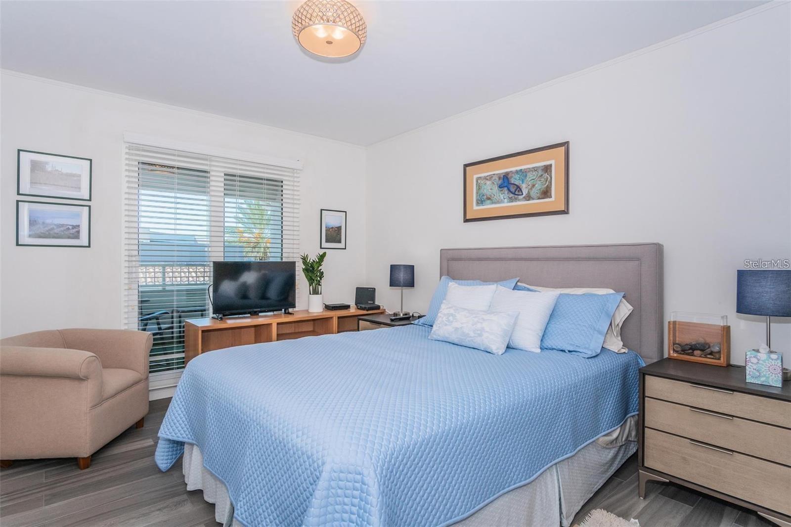 Image 19 of 31 For 1645 Snow Circle 205