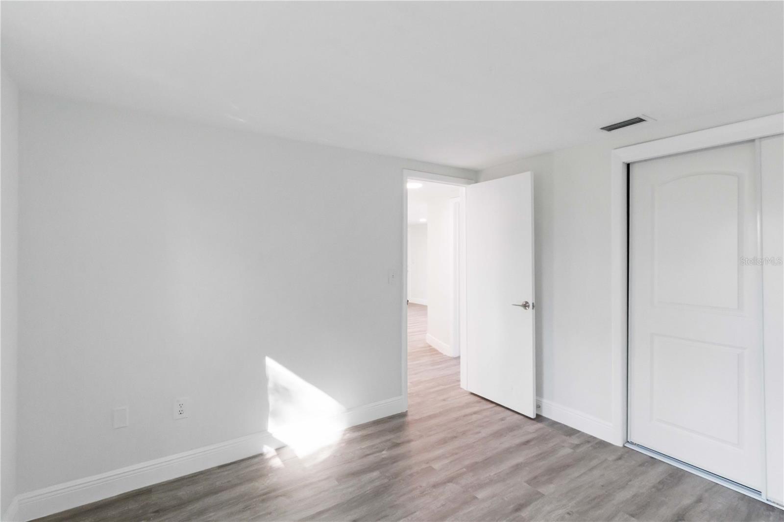 Image 14 of 31 For 8026 Hunters Whip Row Circle