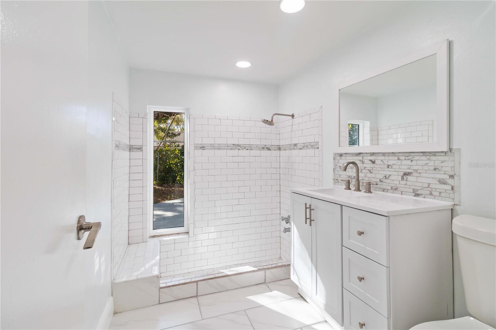 Image 21 of 31 For 8026 Hunters Whip Row Circle