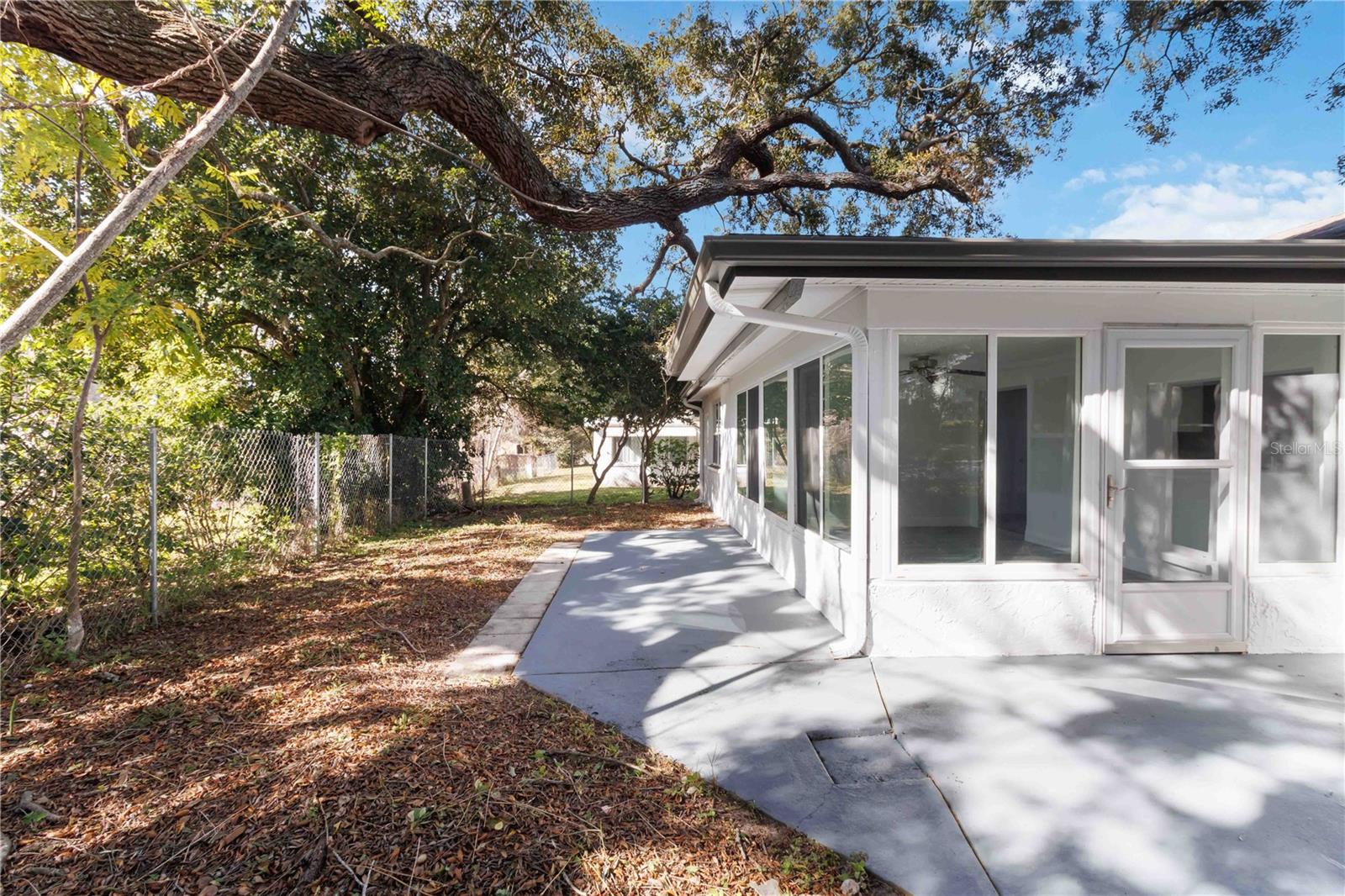 Image 23 of 31 For 8026 Hunters Whip Row Circle