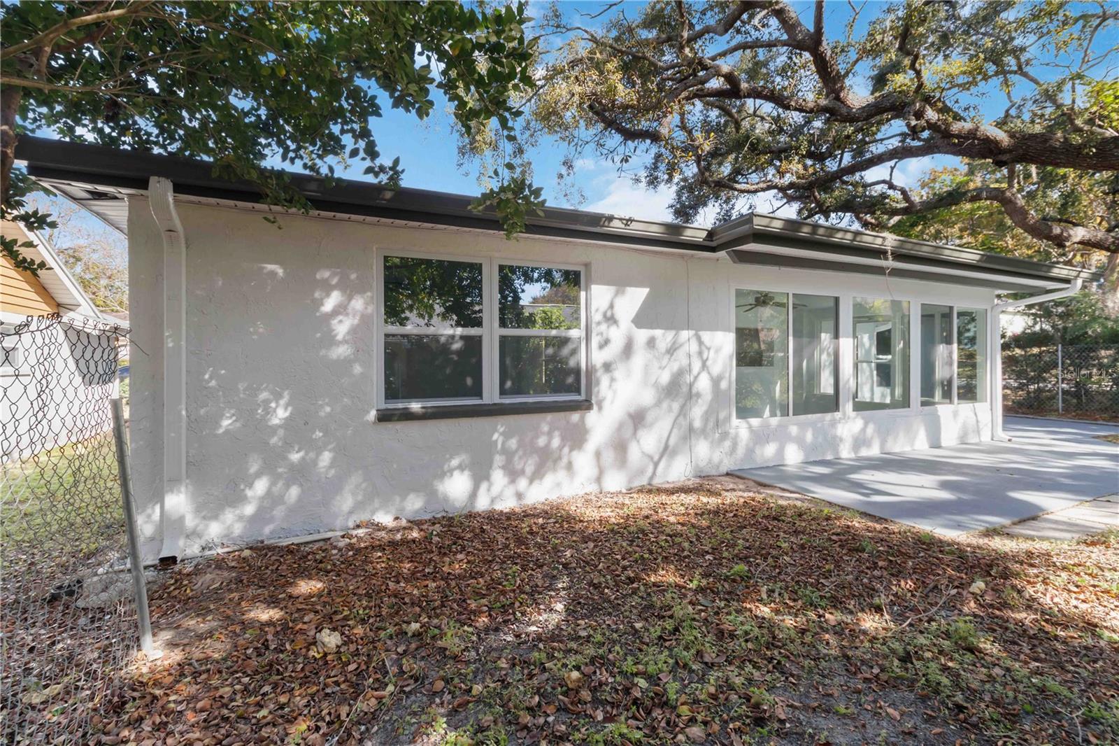 Image 26 of 31 For 8026 Hunters Whip Row Circle