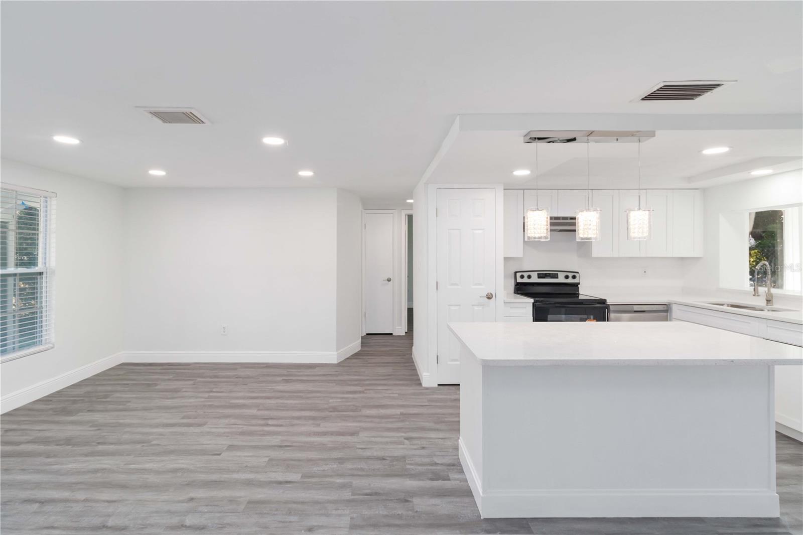 Image 9 of 31 For 8026 Hunters Whip Row Circle