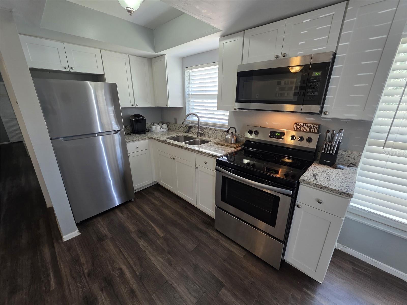 Image 3 of 10 For 705 1st Street 4