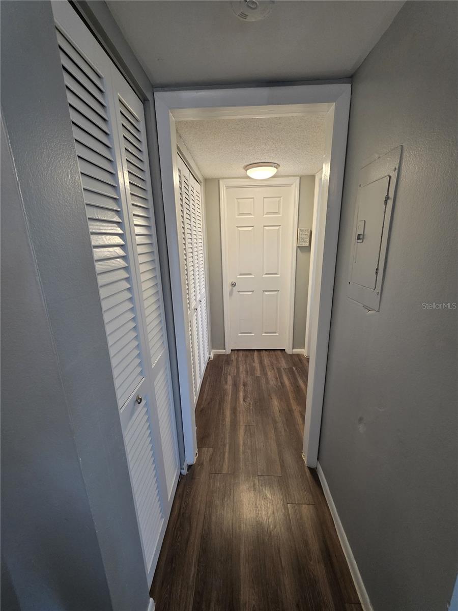 Image 4 of 10 For 705 1st Street 4