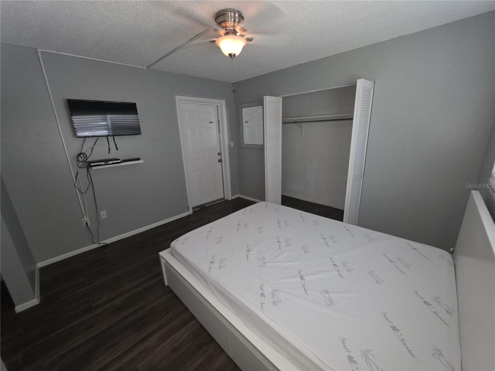 Image 7 of 10 For 705 1st Street 4