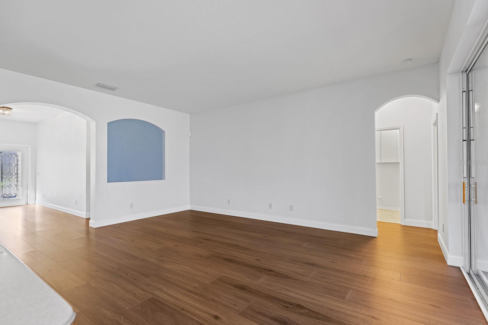 Image 11 of 43 For 5832 Tulip Flower Drive