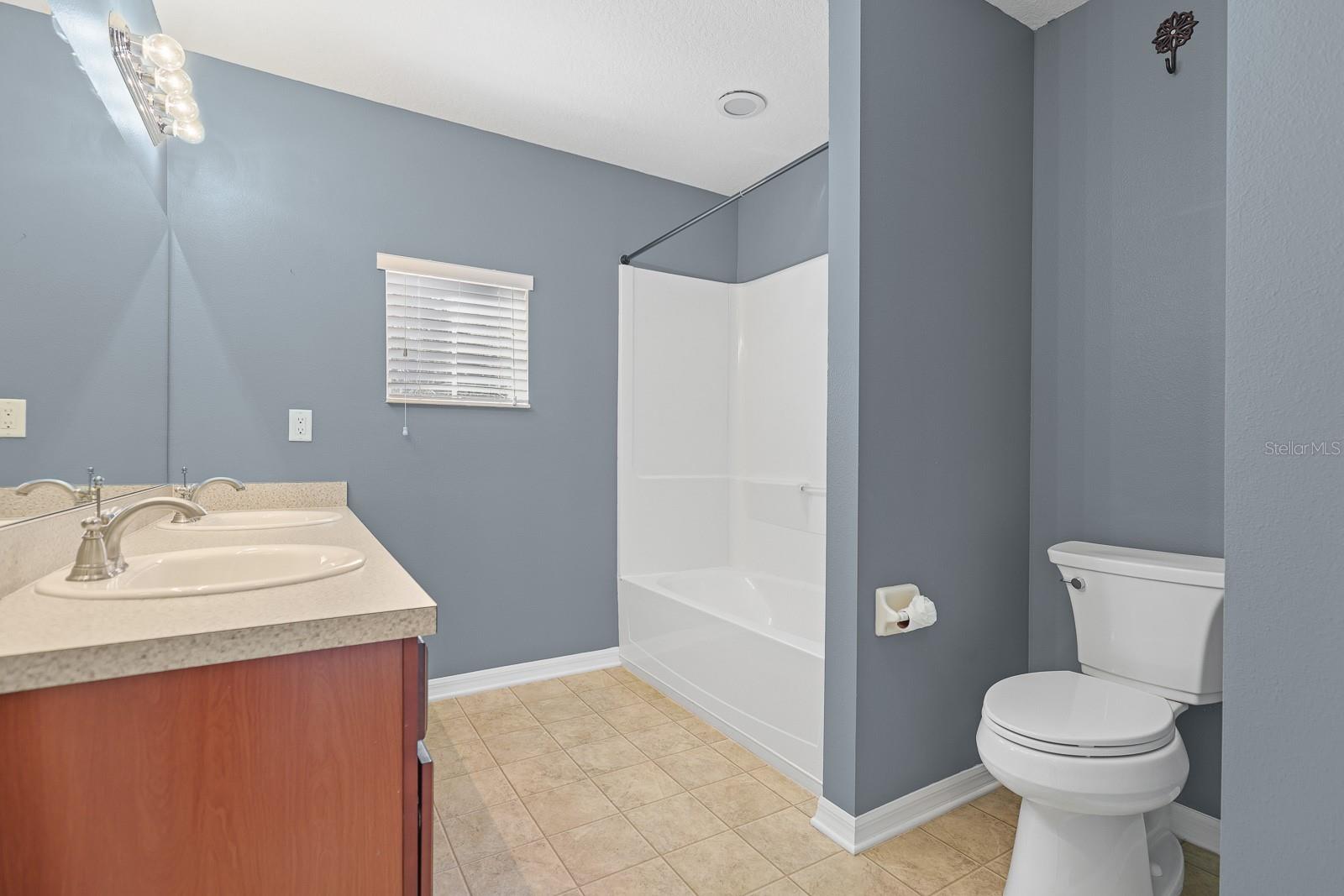 Image 28 of 43 For 5832 Tulip Flower Drive