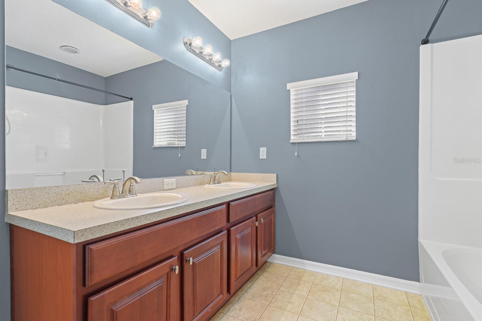 Image 29 of 43 For 5832 Tulip Flower Drive