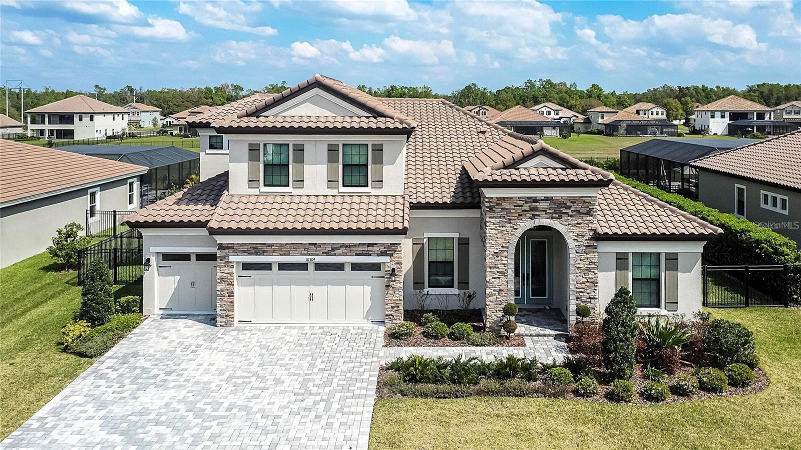 Details for 10304 Meadowrun Drive, LITHIA, FL 33547