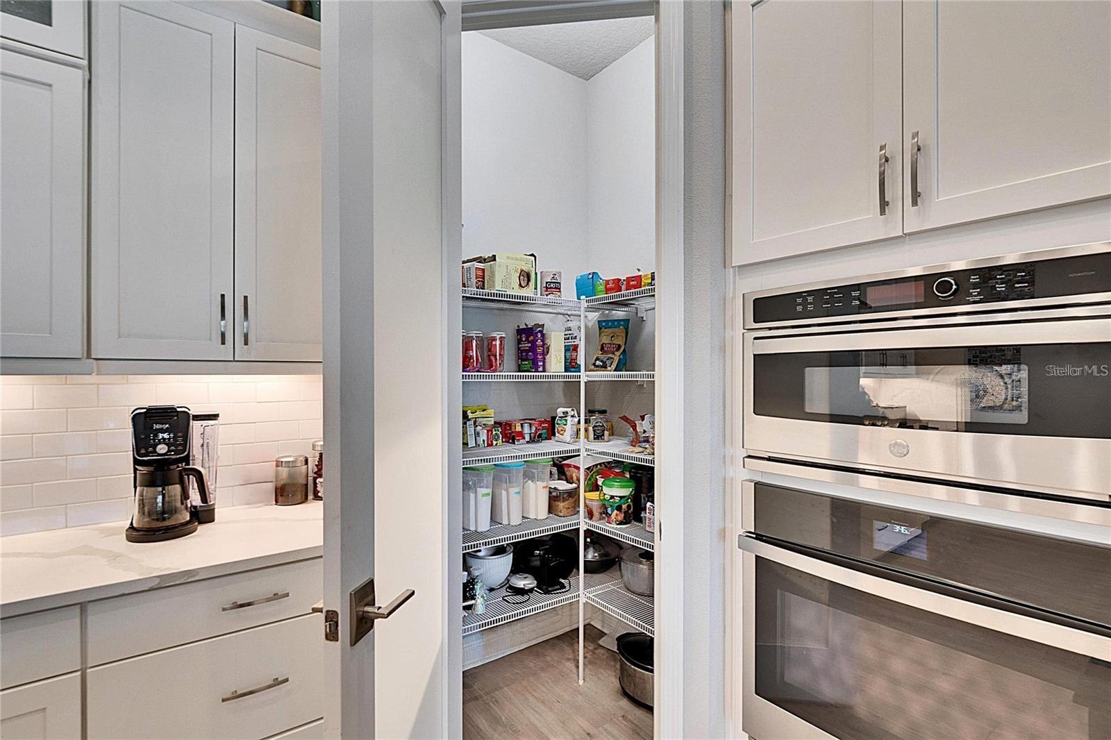 Image 10 of 59 For 10304 Meadowrun Drive