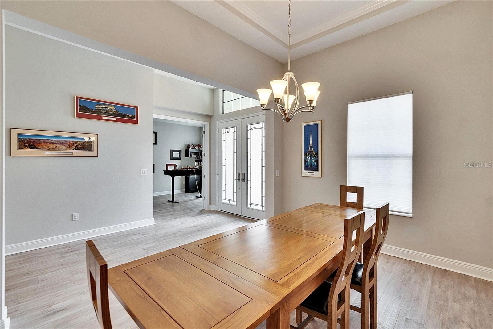 Image 6 of 59 For 10304 Meadowrun Drive