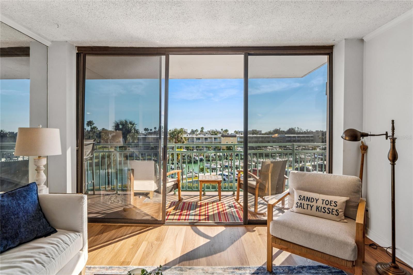 Image 12 of 86 For 1 Key Capri  312e