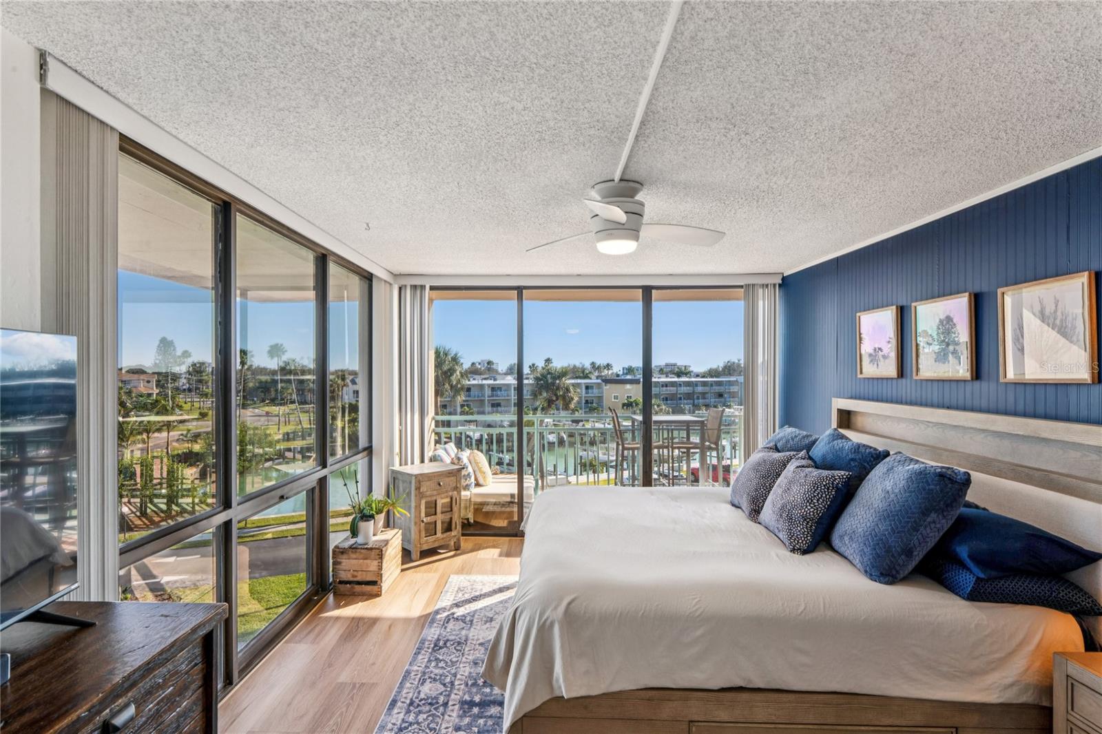 Image 24 of 86 For 1 Key Capri  312e