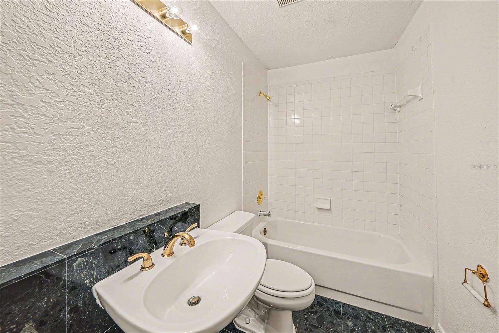 Image 13 of 24 For 4207 Brentwood Park Circle