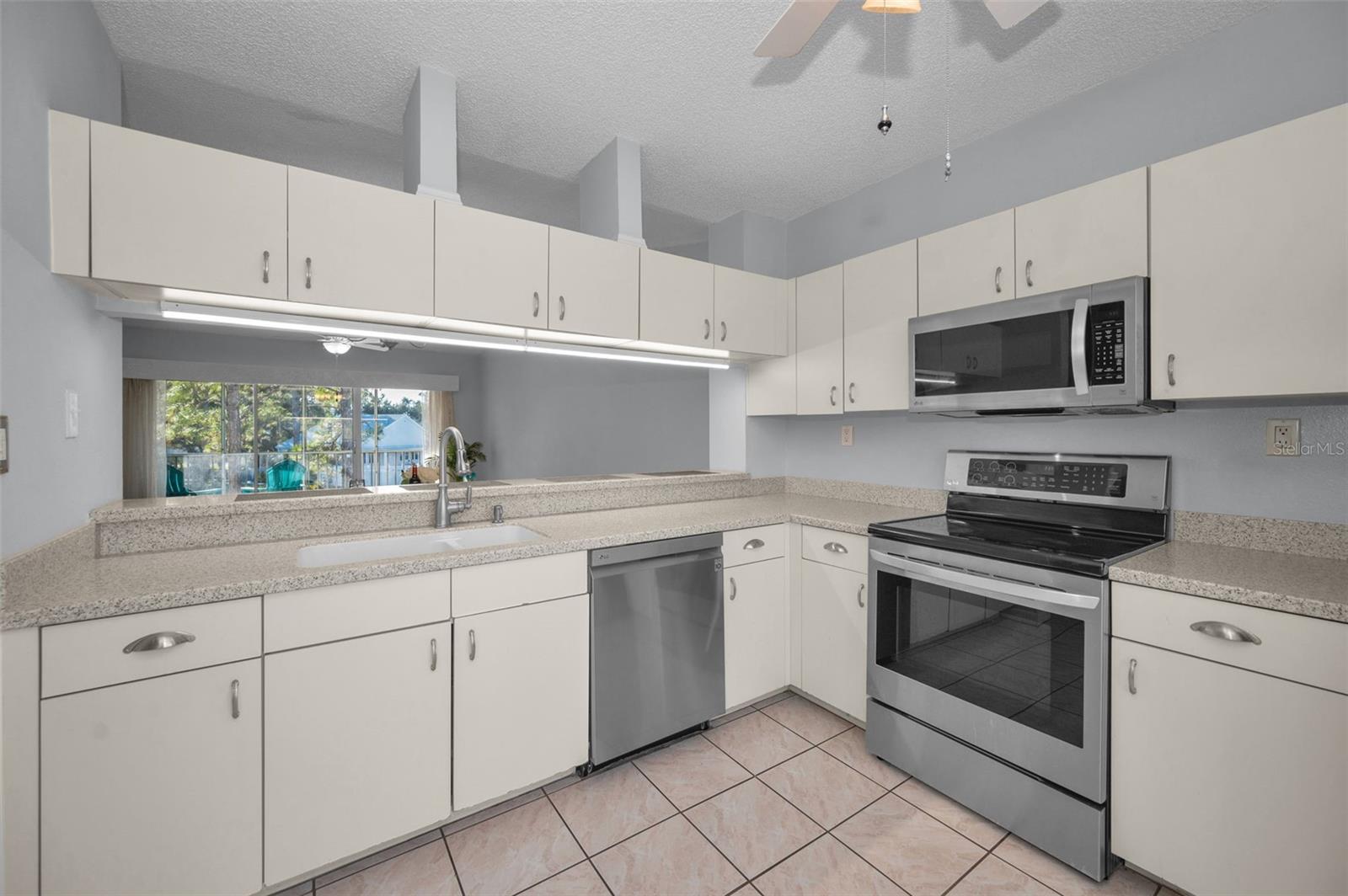 Image 19 of 85 For 11620 Shipwatch Drive 1423