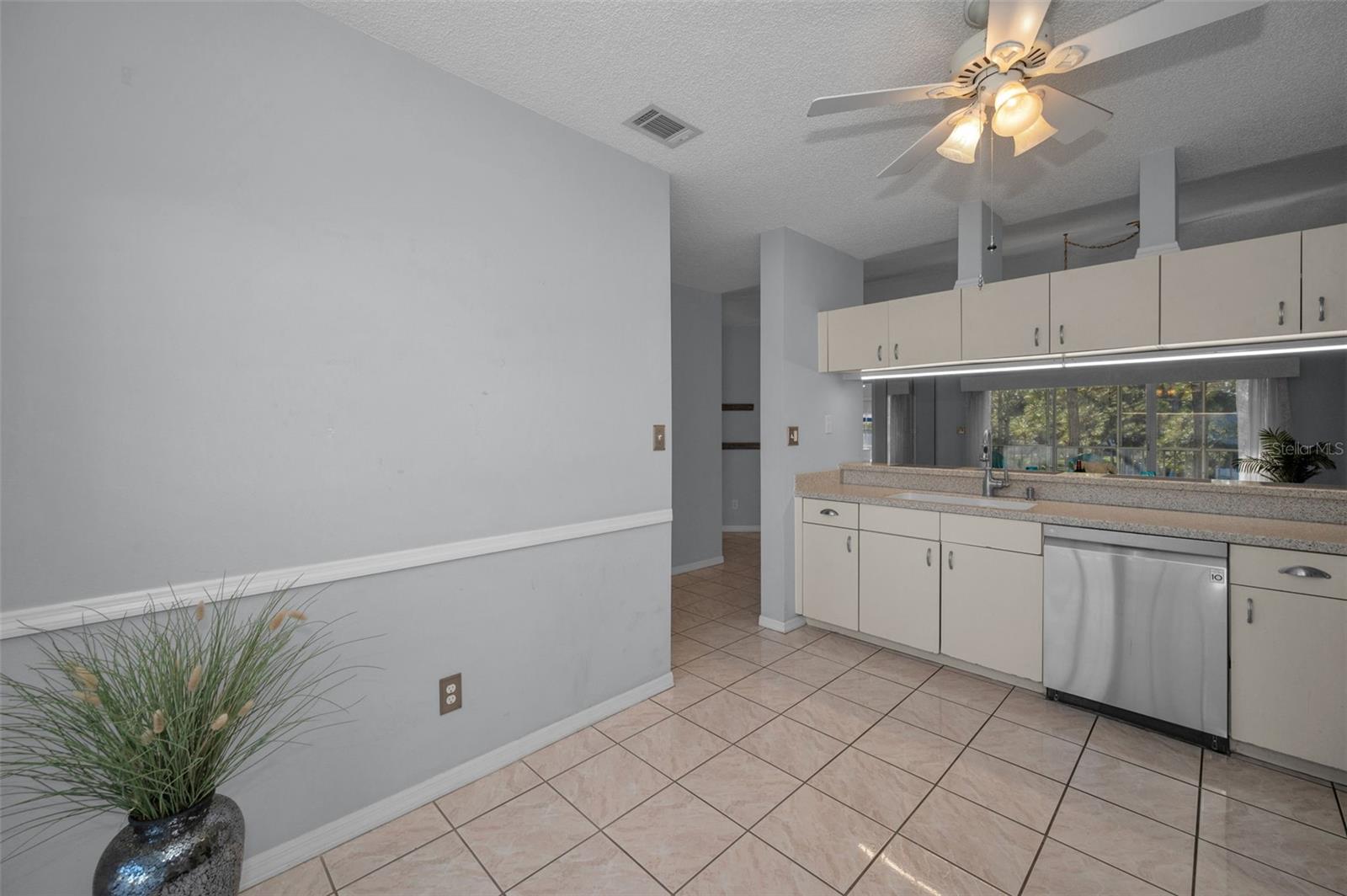 Image 21 of 85 For 11620 Shipwatch Drive 1423