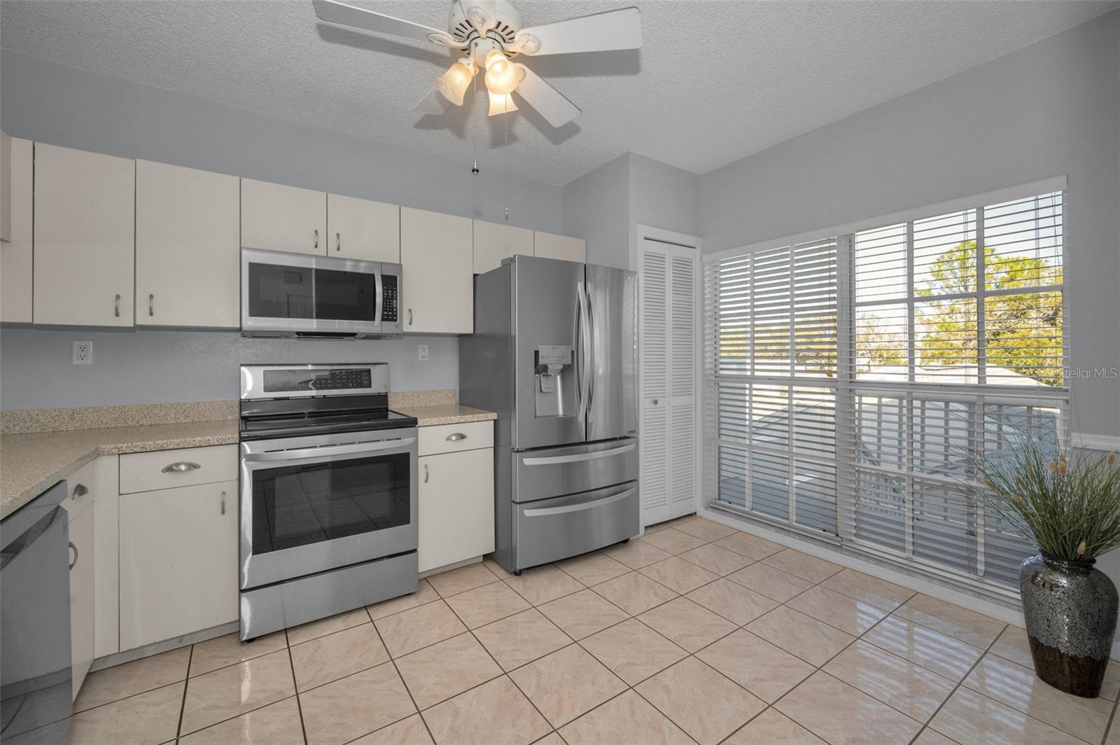 Image 23 of 85 For 11620 Shipwatch Drive 1423