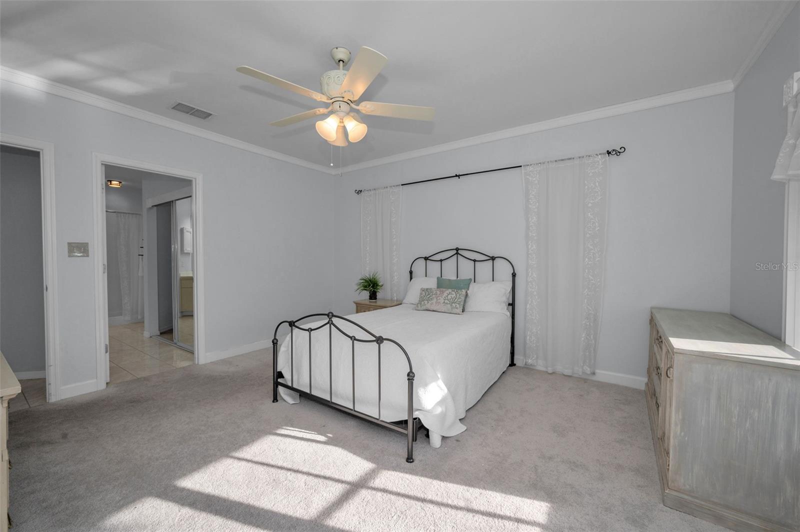 Image 27 of 85 For 11620 Shipwatch Drive 1423