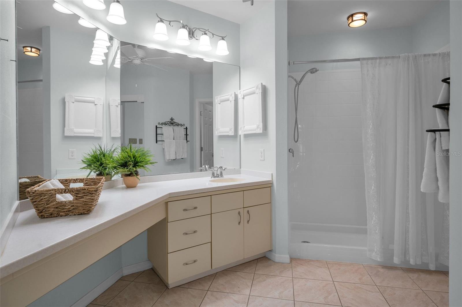 Image 28 of 85 For 11620 Shipwatch Drive 1423