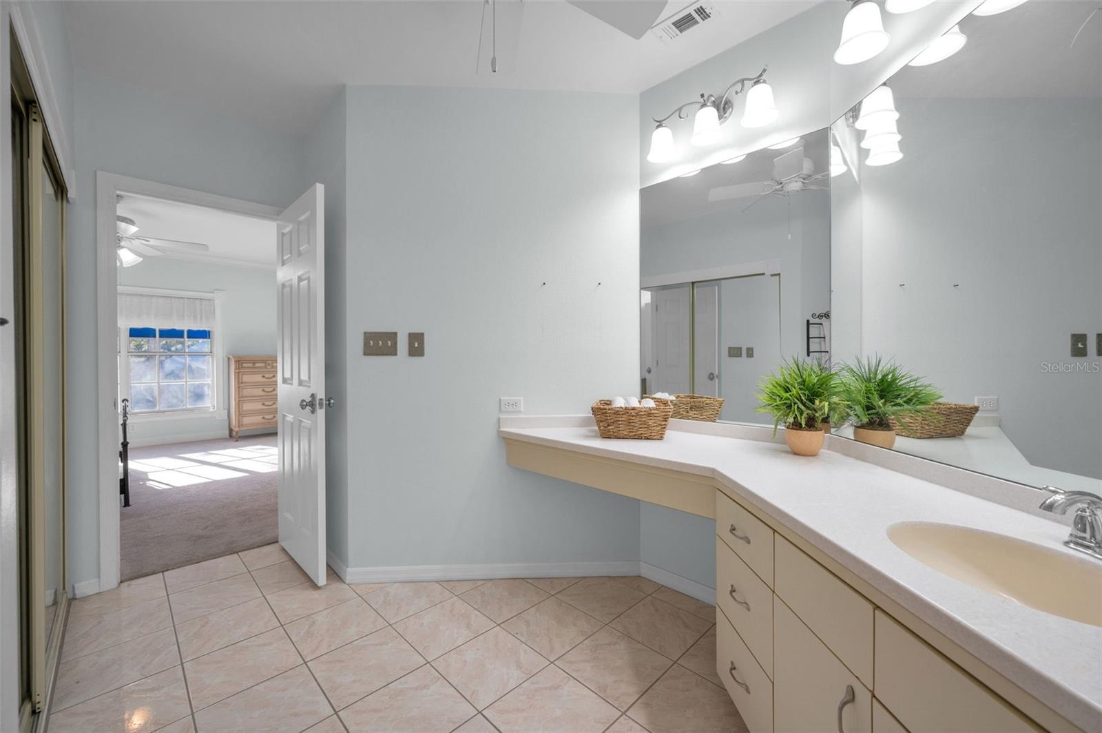 Image 30 of 85 For 11620 Shipwatch Drive 1423