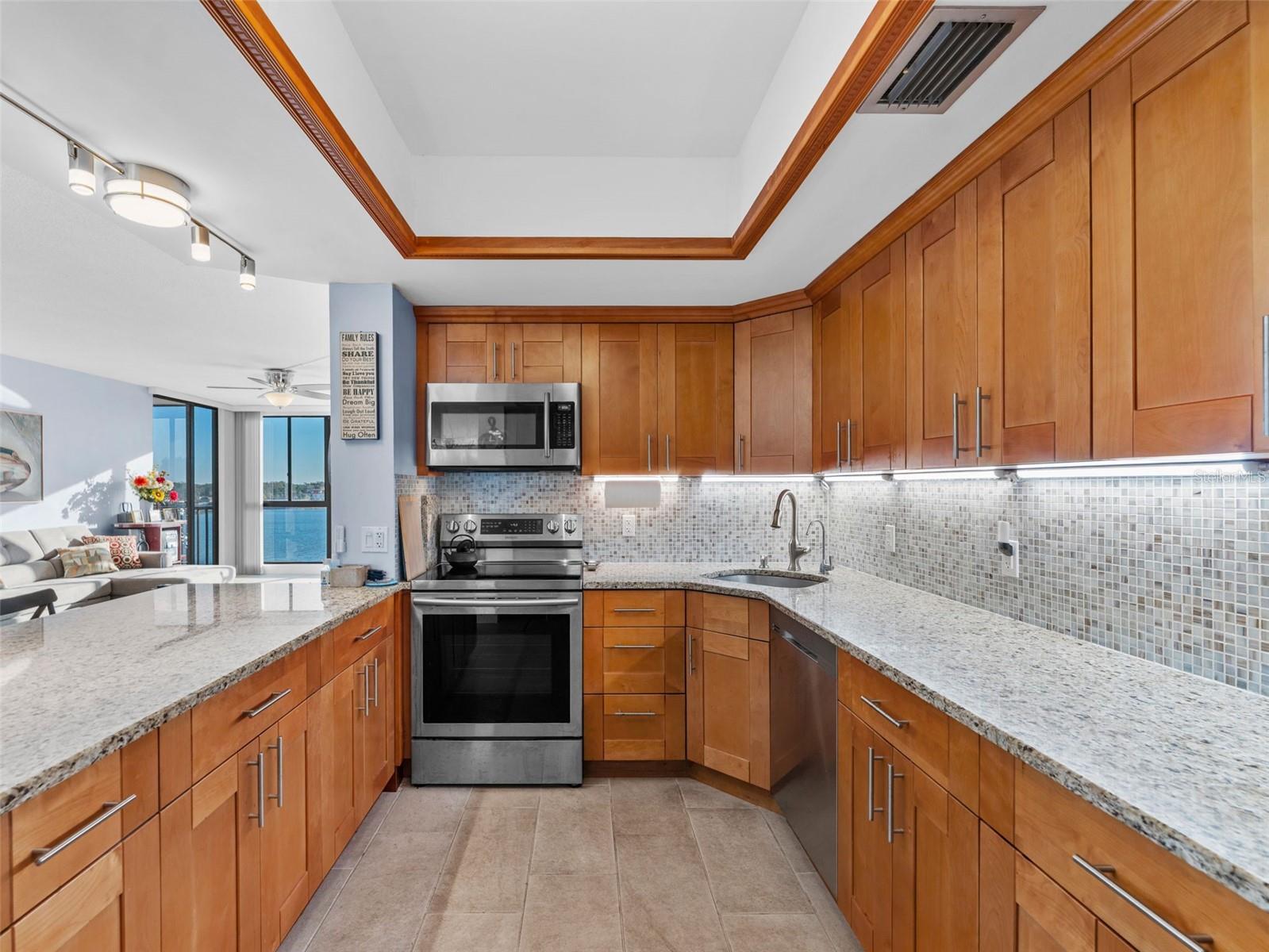 Image 6 of 34 For 7100 Sunshine Skyway Lane S 503