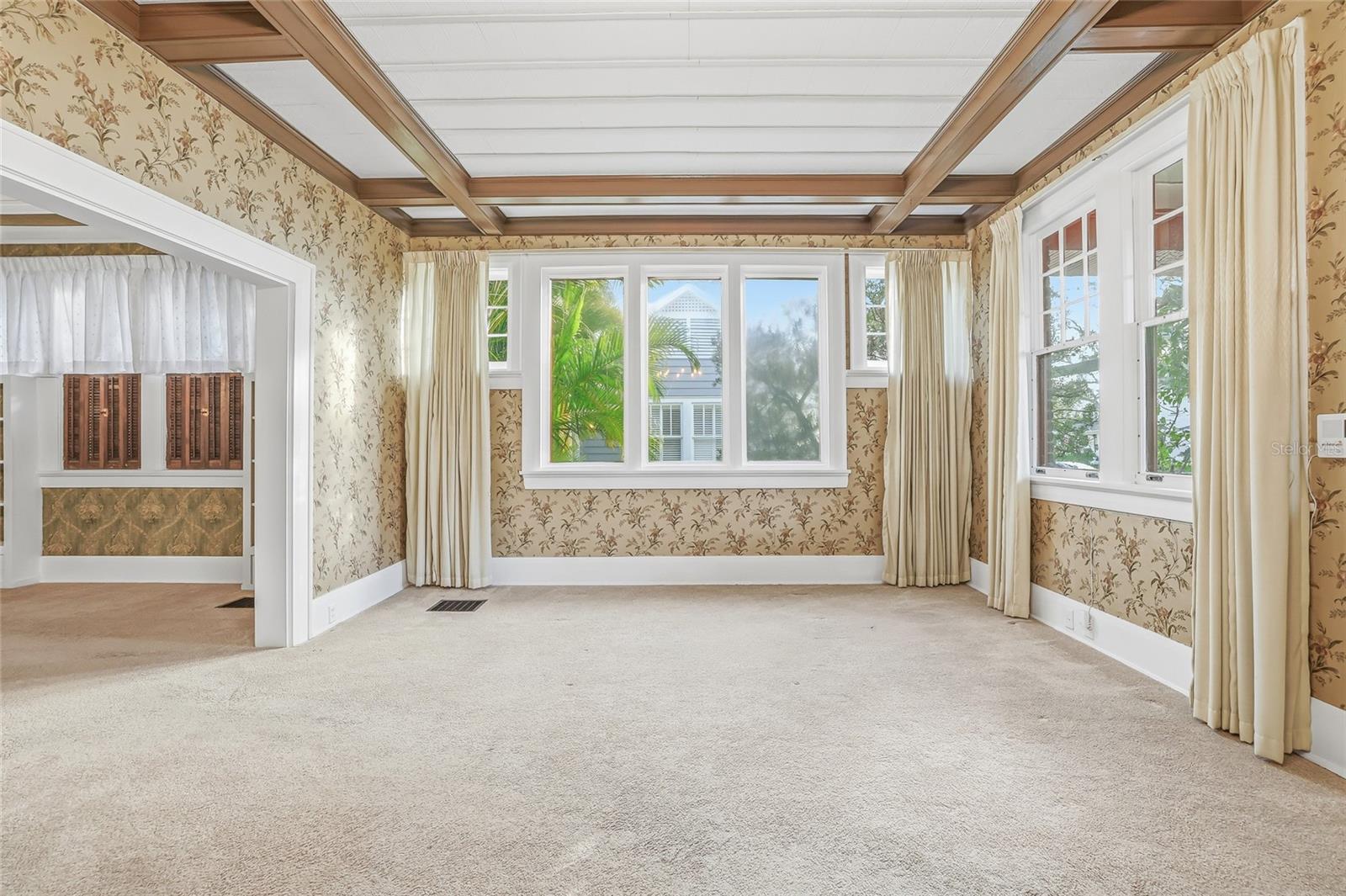 Image 10 of 53 For 840 Boulevard