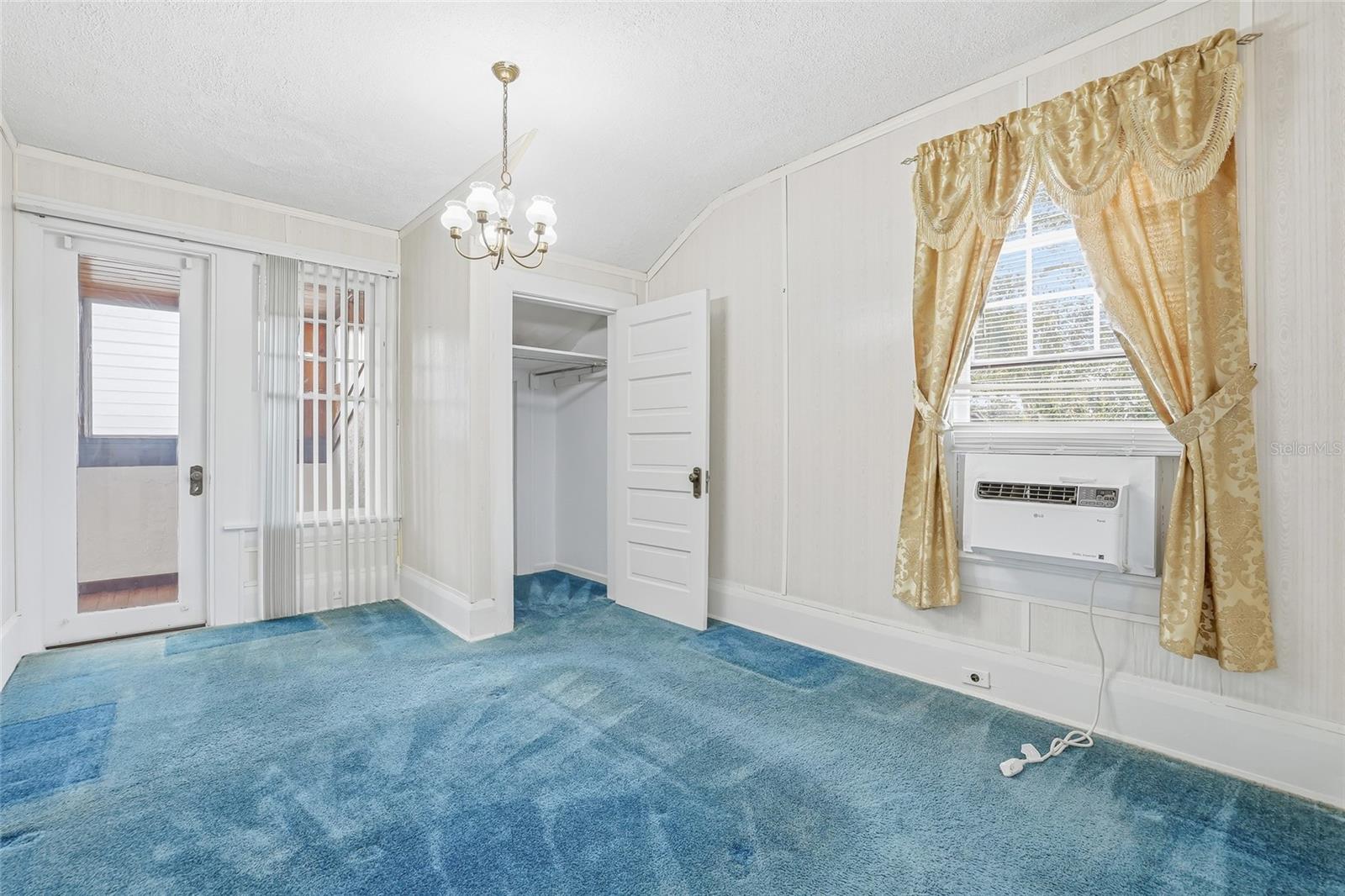 Image 22 of 53 For 840 Boulevard