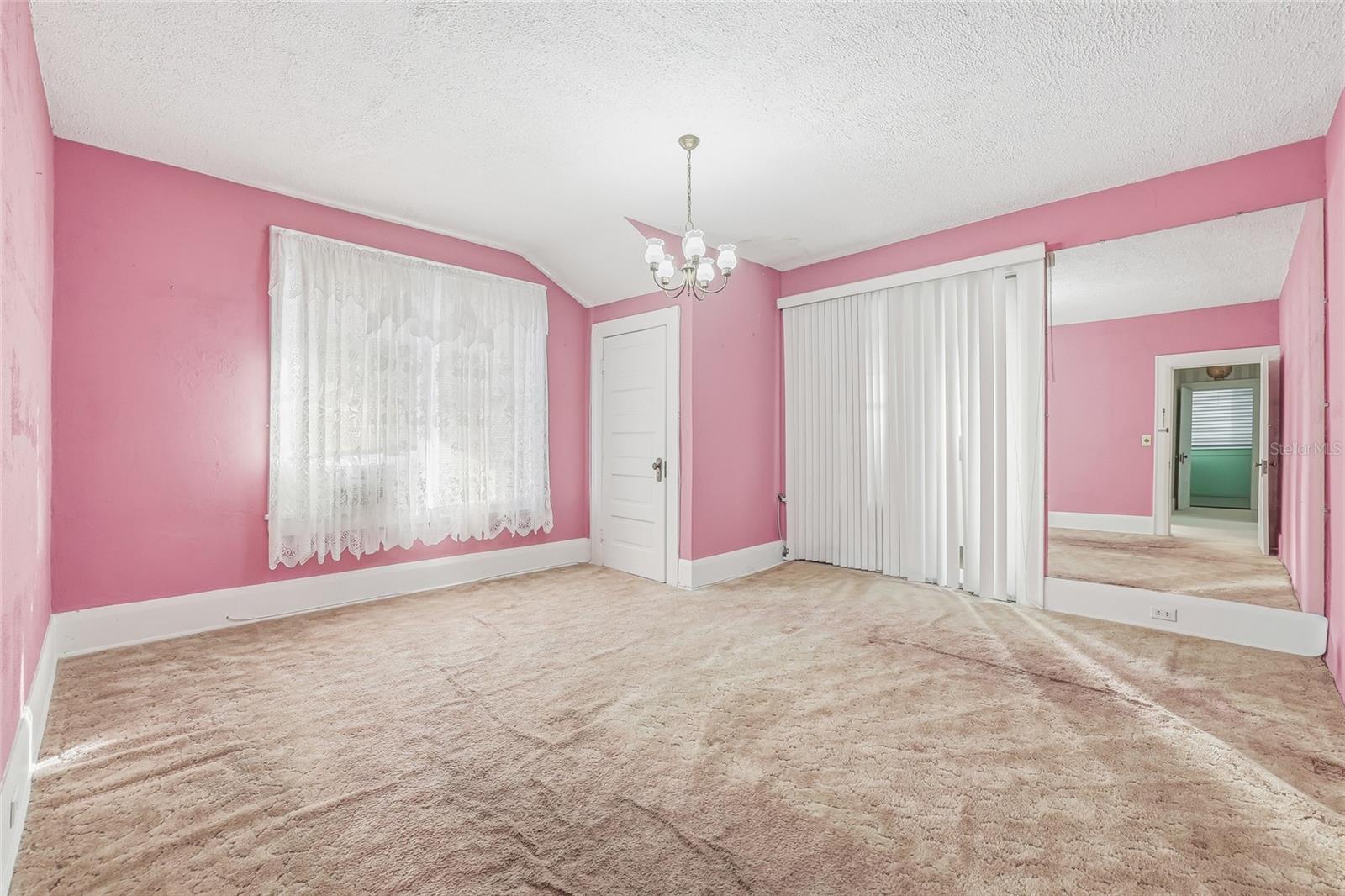 Image 27 of 53 For 840 Boulevard