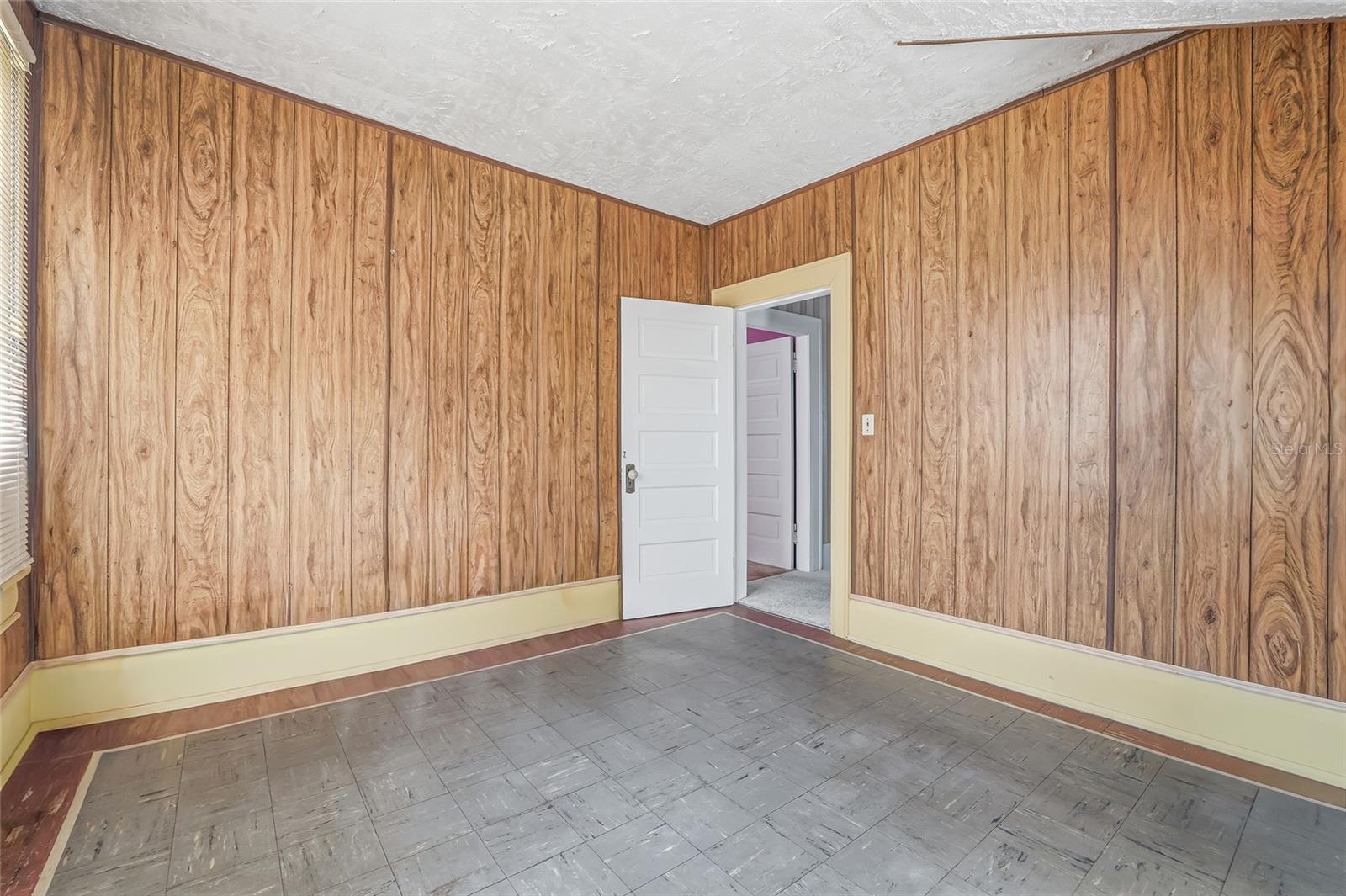 Image 30 of 53 For 840 Boulevard