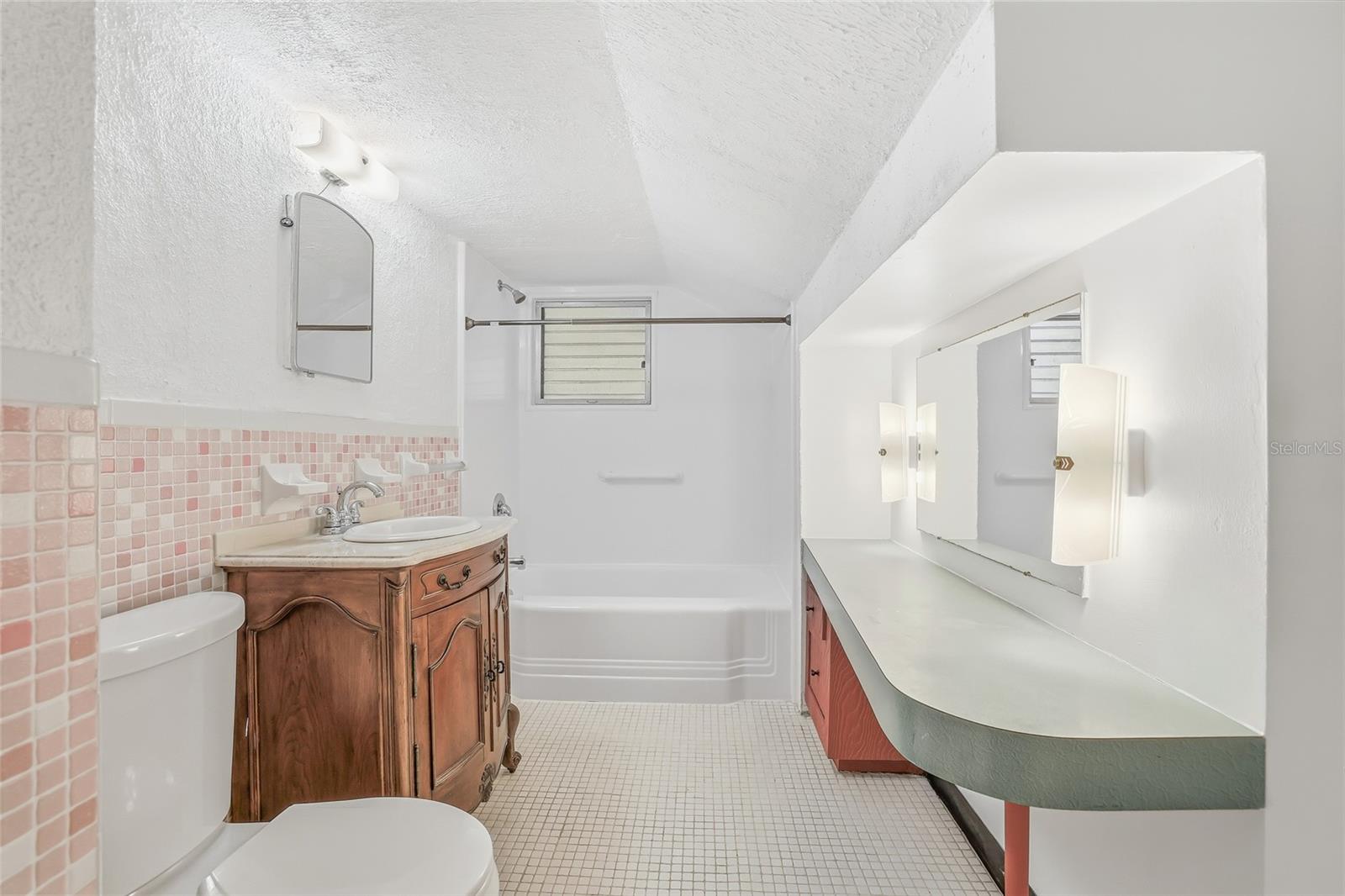 Image 31 of 53 For 840 Boulevard