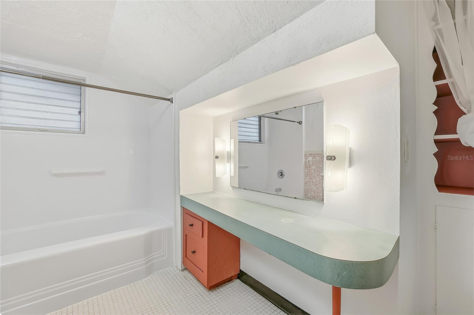 Image 33 of 53 For 840 Boulevard