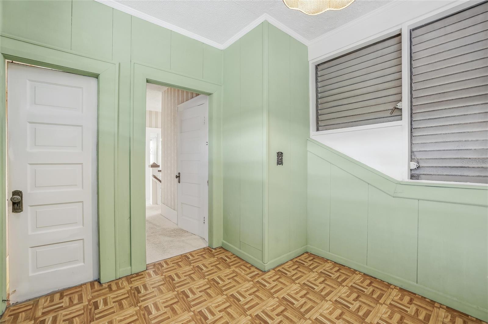 Image 35 of 53 For 840 Boulevard