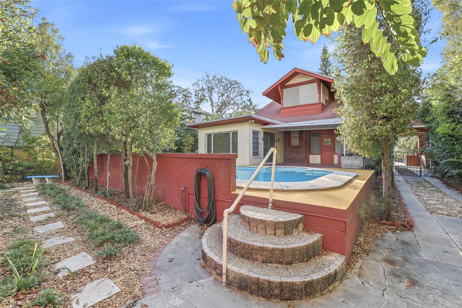 Image 40 of 53 For 840 Boulevard