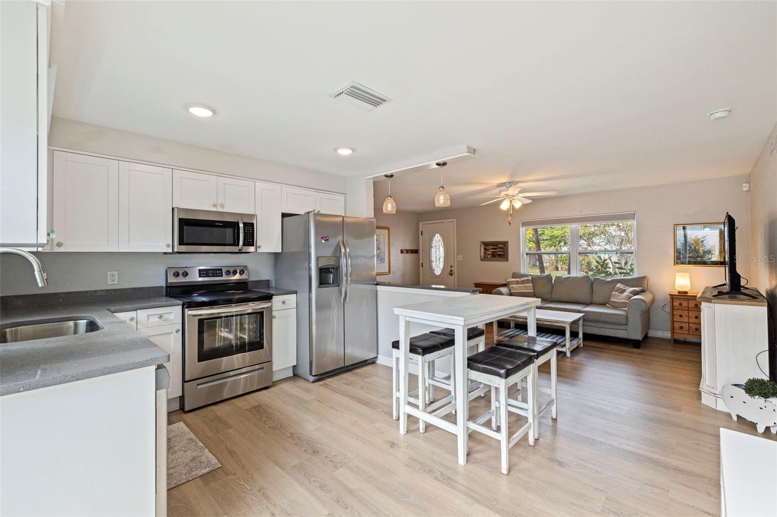 Image 11 of 36 For 1140 49th Avenue N