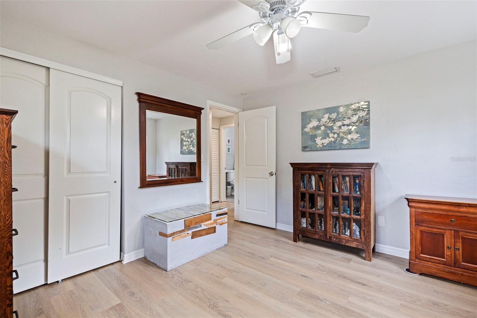 Image 19 of 36 For 1140 49th Avenue N