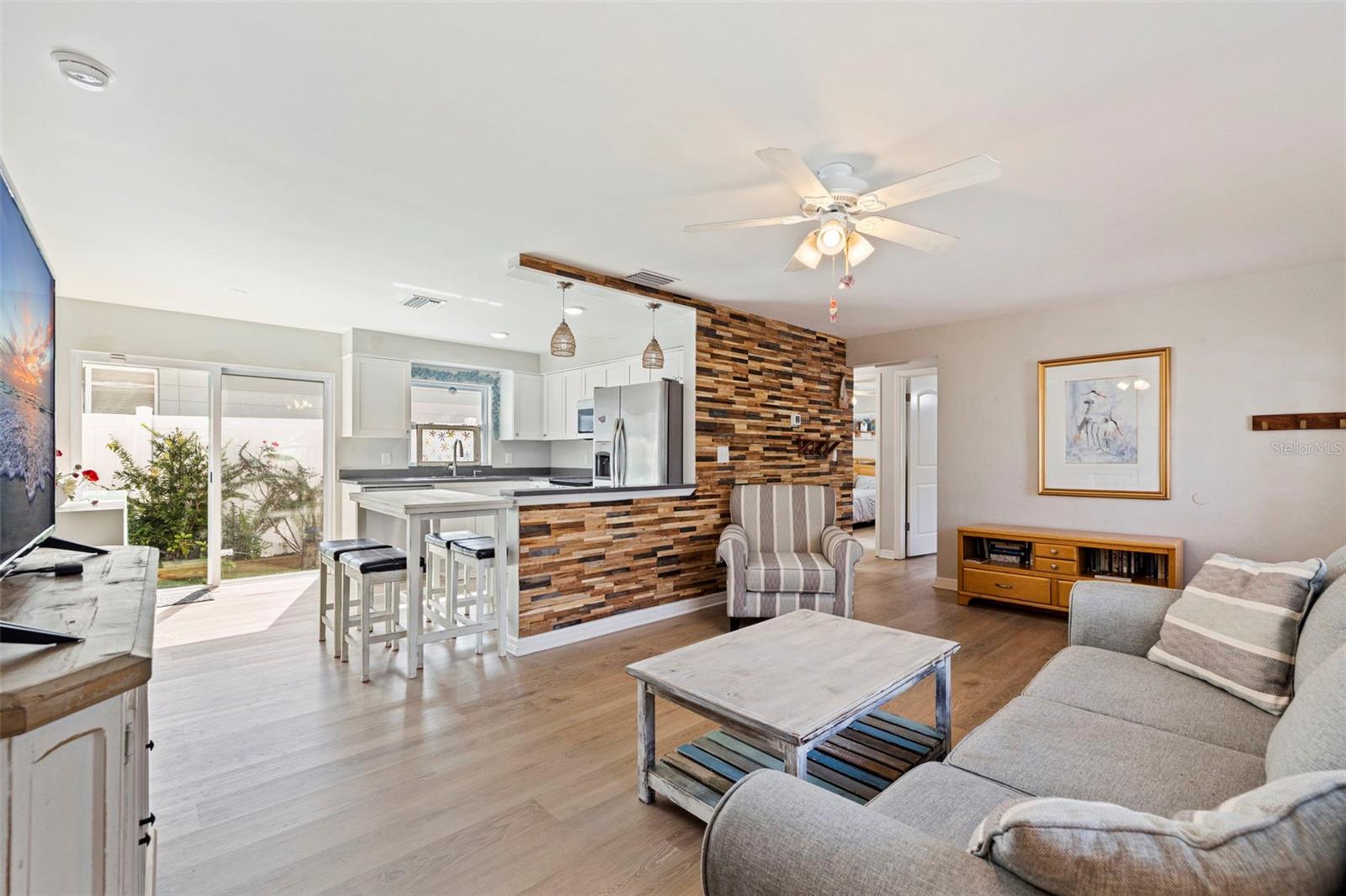 Image 7 of 36 For 1140 49th Avenue N