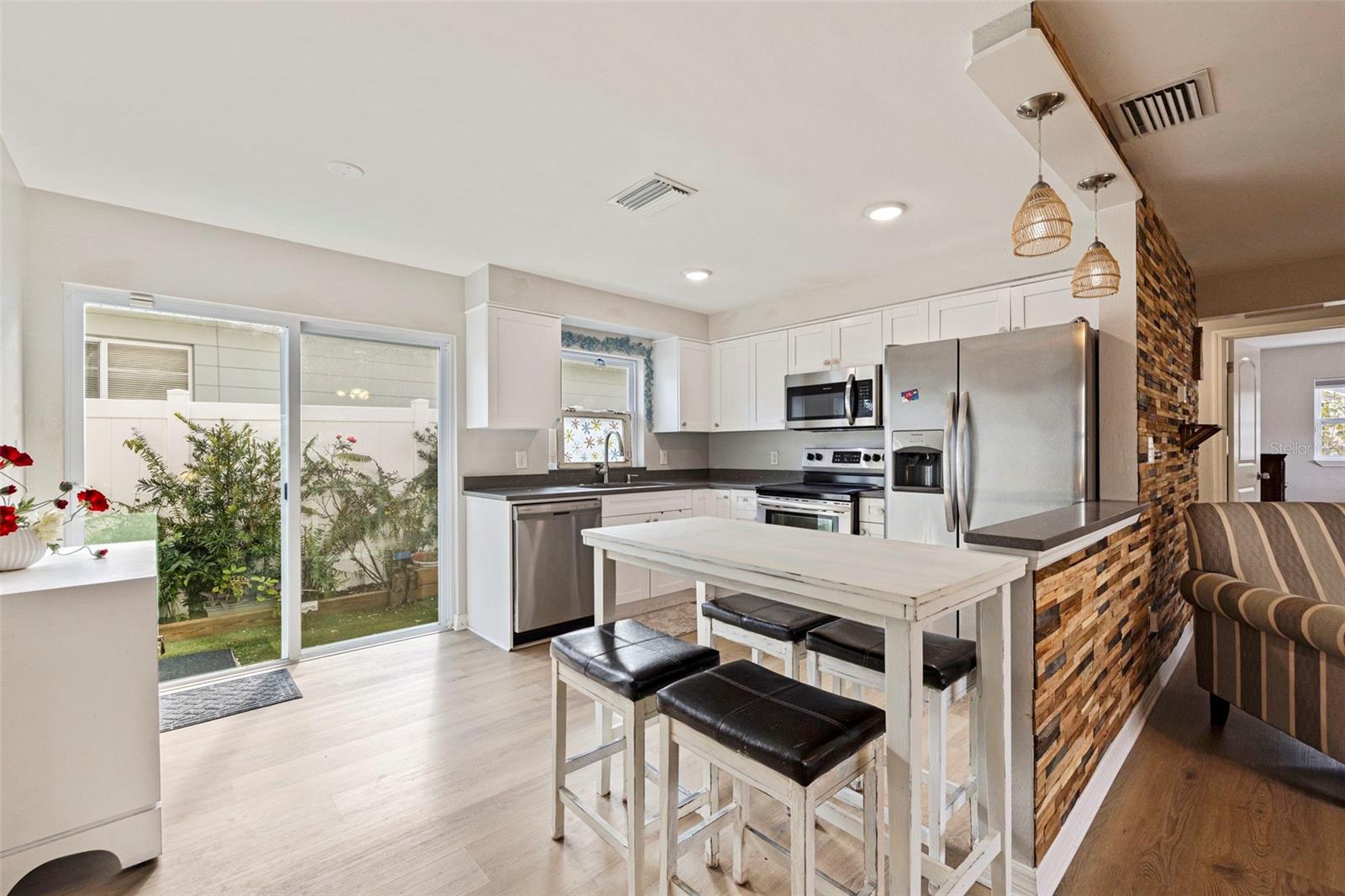 Image 9 of 36 For 1140 49th Avenue N