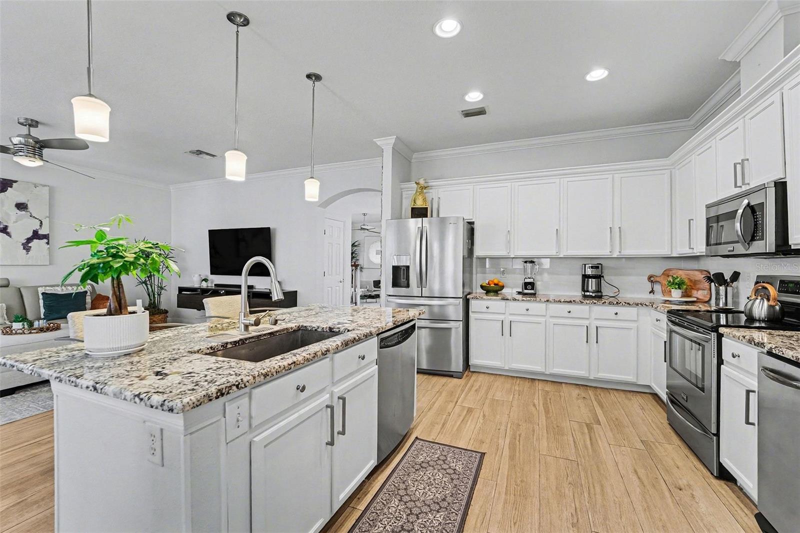 Image 6 of 35 For 10812 Cory Lake Drive