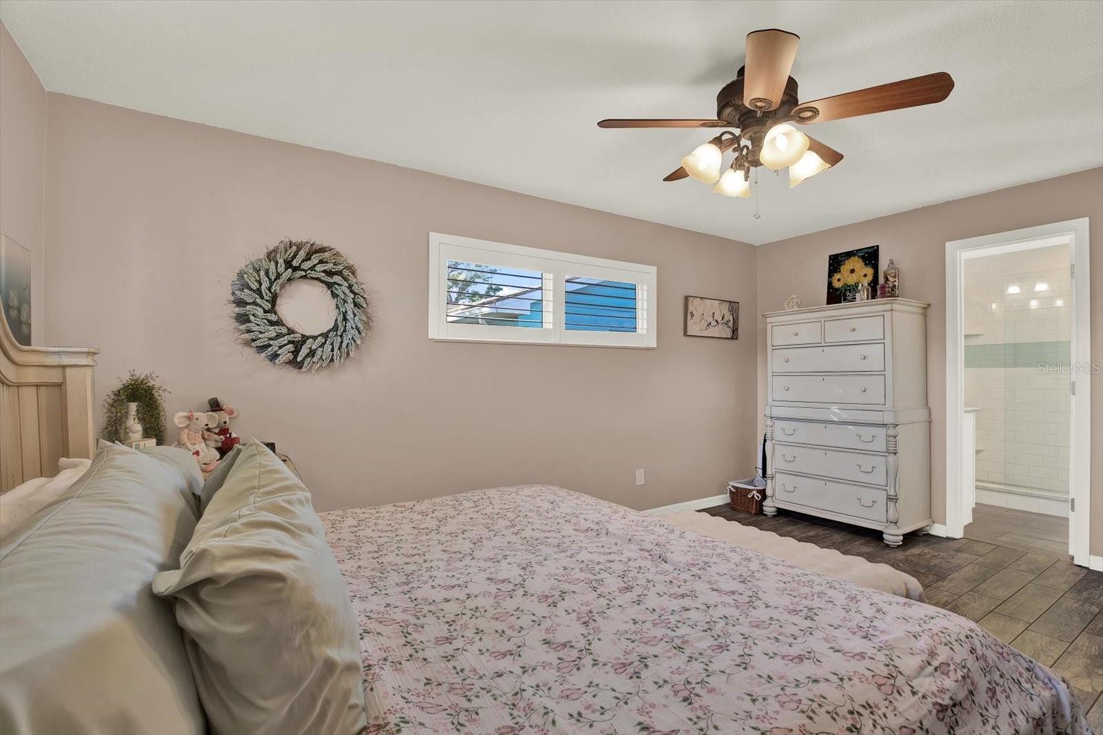 Image 16 of 33 For 11202 91st Avenue