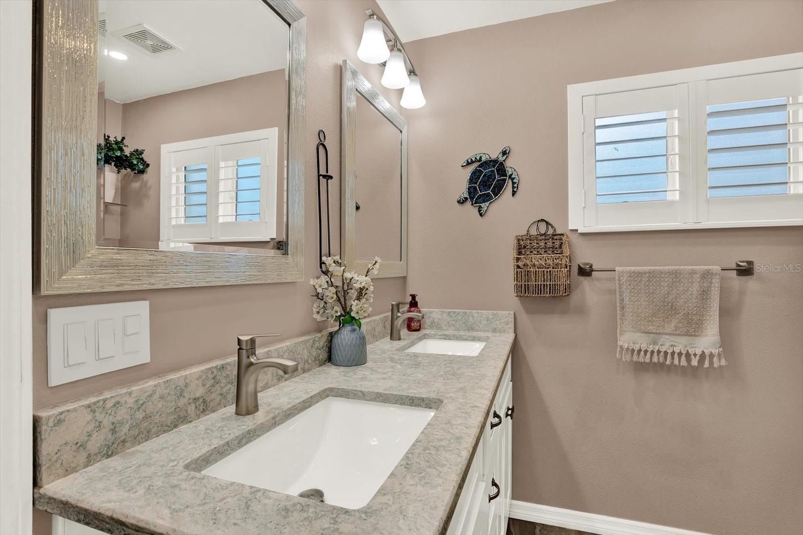 Image 19 of 33 For 11202 91st Avenue