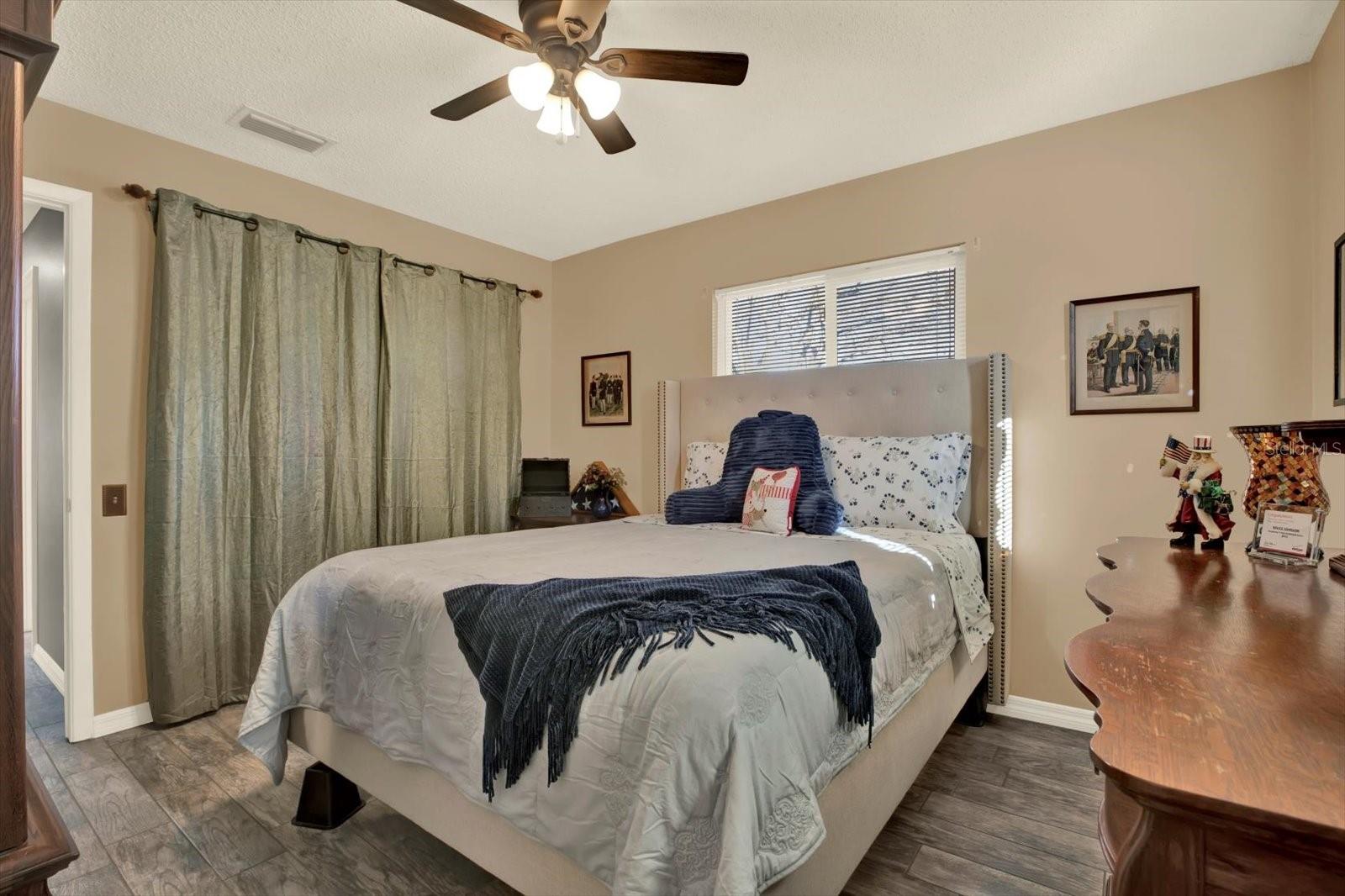 Image 24 of 33 For 11202 91st Avenue