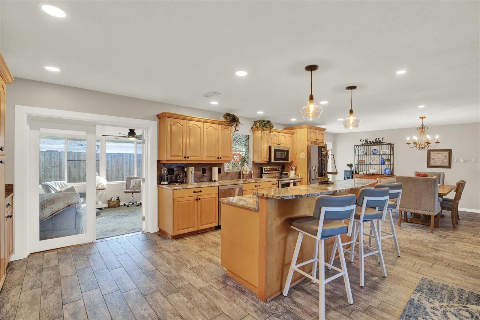 Image 4 of 33 For 11202 91st Avenue