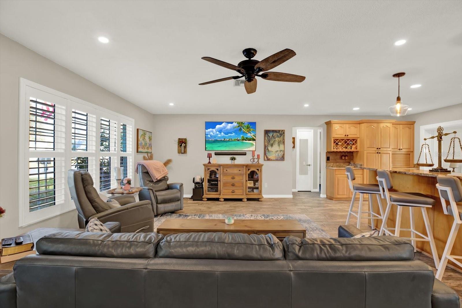 Image 8 of 33 For 11202 91st Avenue