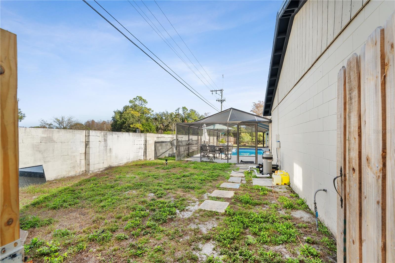 Image 18 of 66 For 5721 Carrollwood Meadows Drive