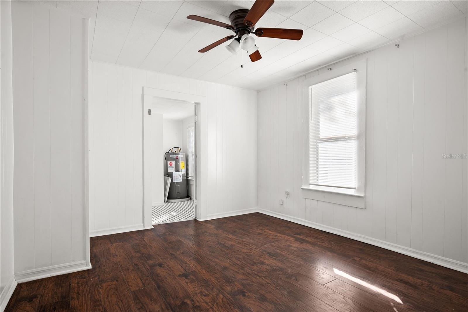 Image 11 of 18 For 211 Cluster Avenue