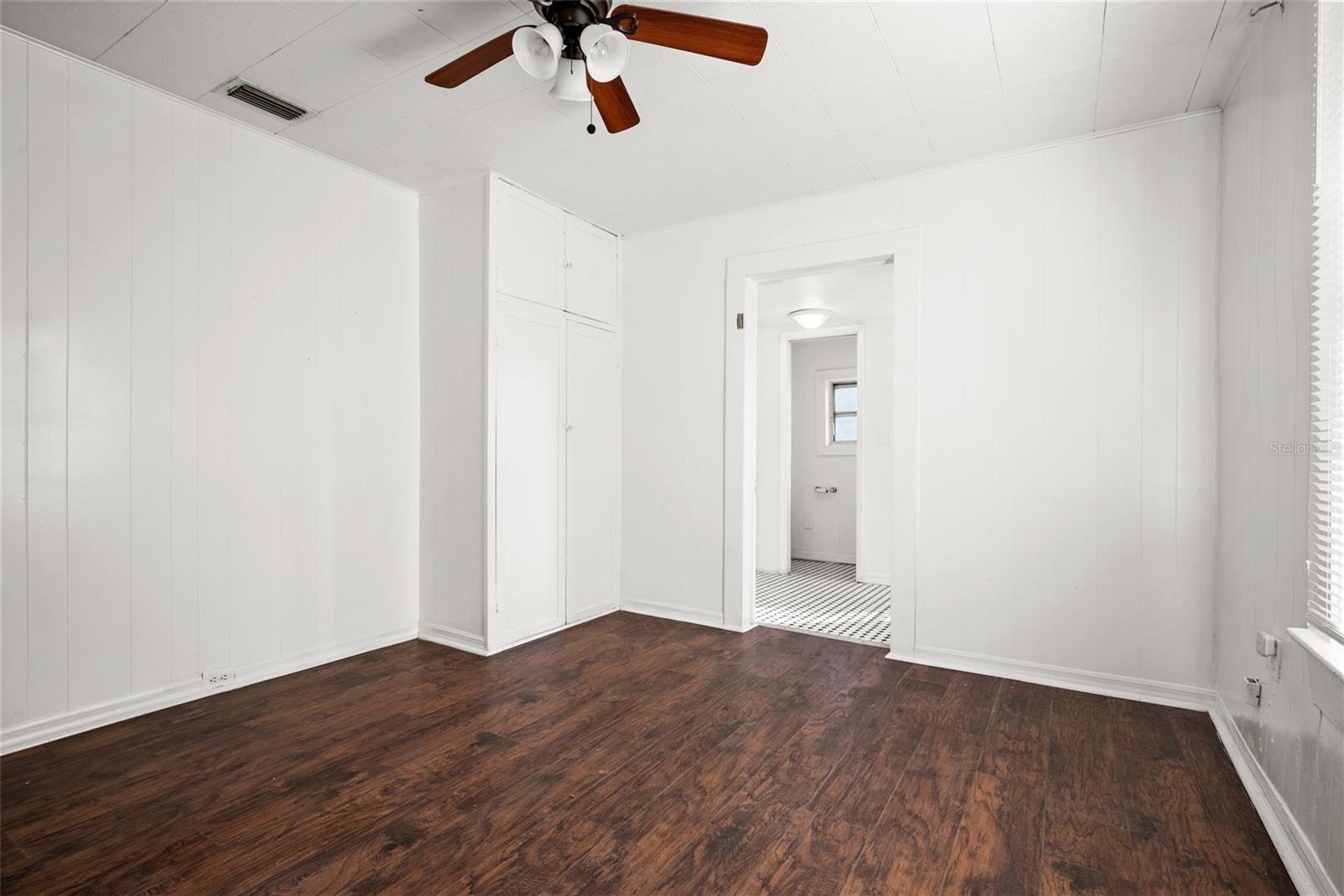 Image 12 of 18 For 211 Cluster Avenue