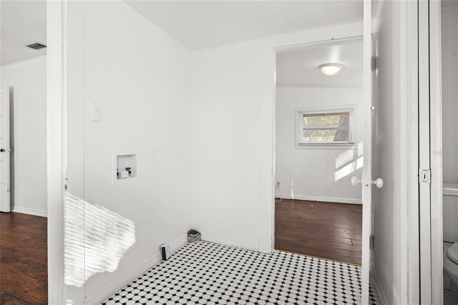 Image 16 of 18 For 211 Cluster Avenue